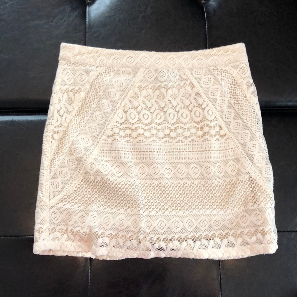 American Eagle cream Lace skirt